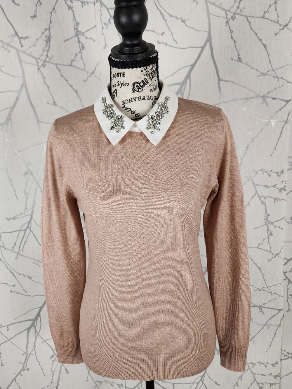 Sioni Milano Cream Knit Jeweled Collar Pullover Sweater